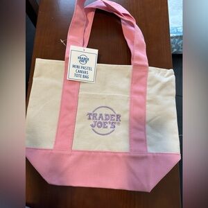 Trader Joe’s Mini Tote 🩷 in PINK 🩷 NWT